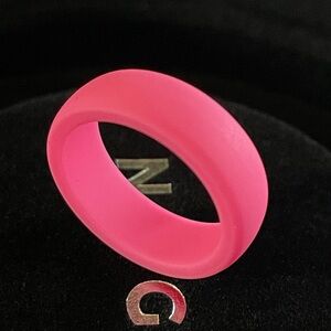 NEW Men’s Rose Red Lightweight Silicone Universal Ring (Size4)